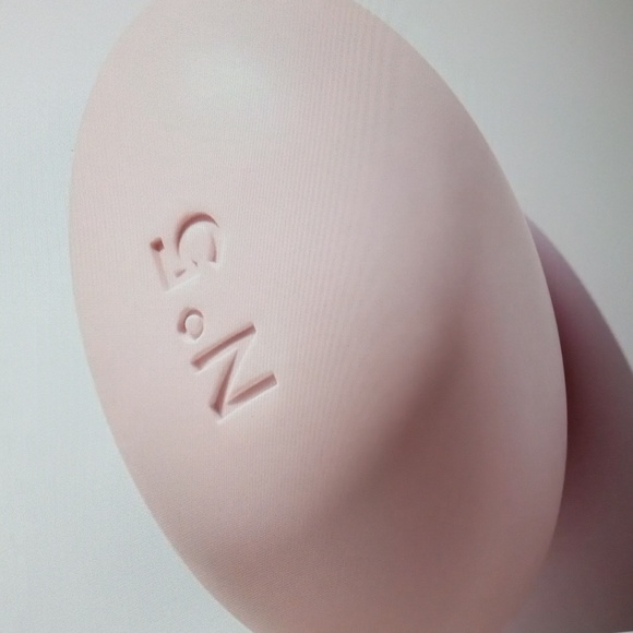 Chanel N° 5 Soap, 5.3 oz. - Picture 2 of 3